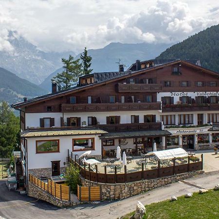 Hotel Vallechiara Bormio Exteriör bild