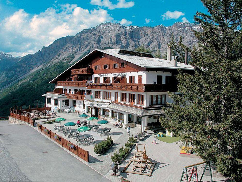 Hotel Vallechiara Bormio Exteriör bild