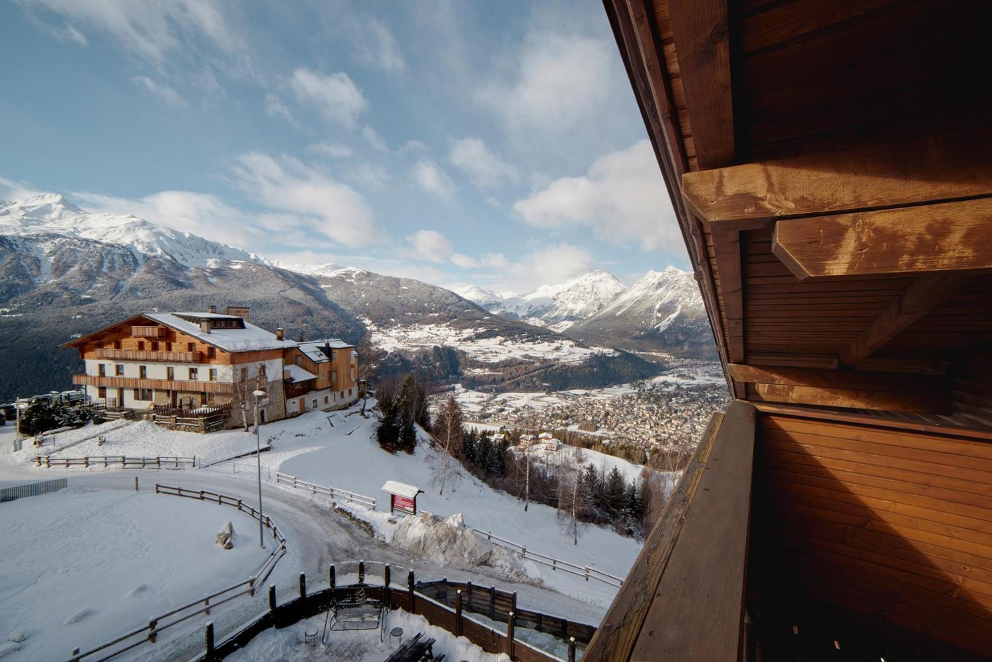 Hotel Vallechiara Bormio Exteriör bild