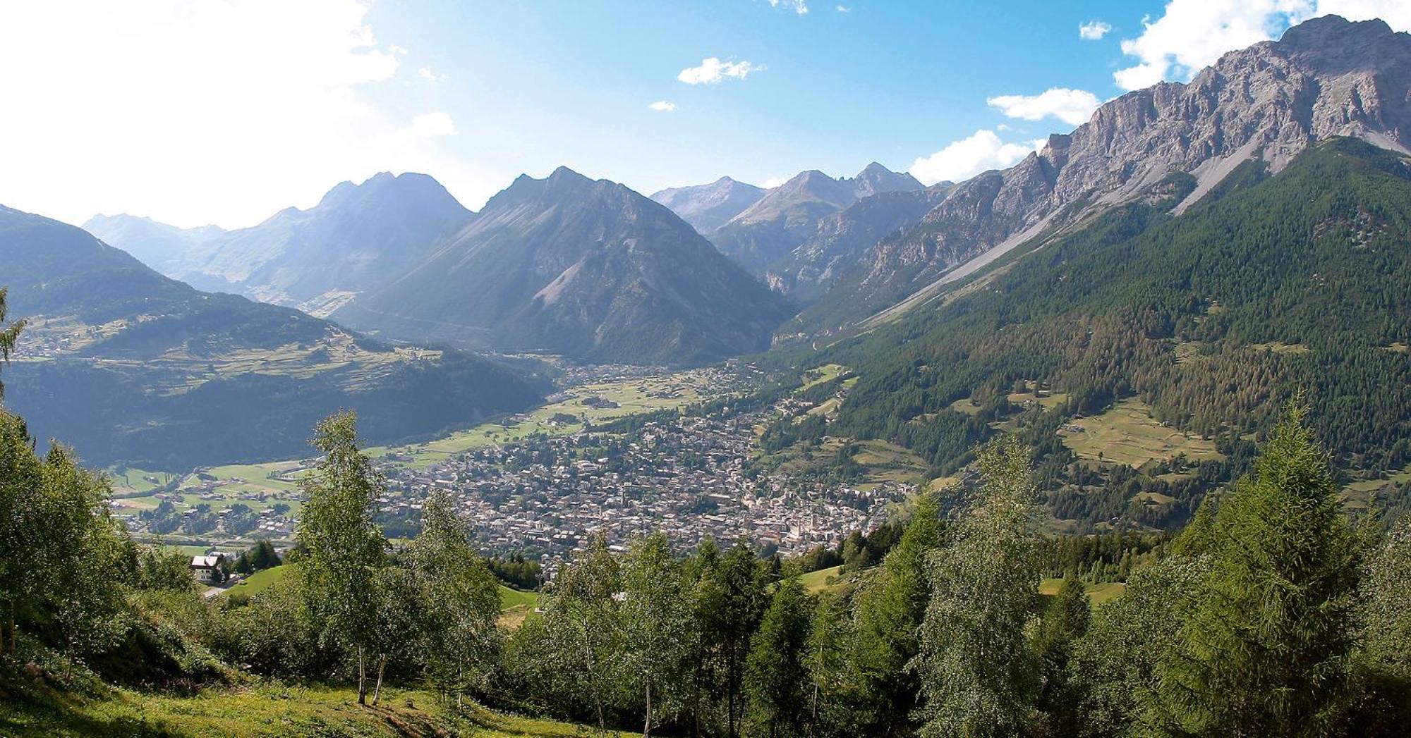 Hotel Vallechiara Bormio Exteriör bild