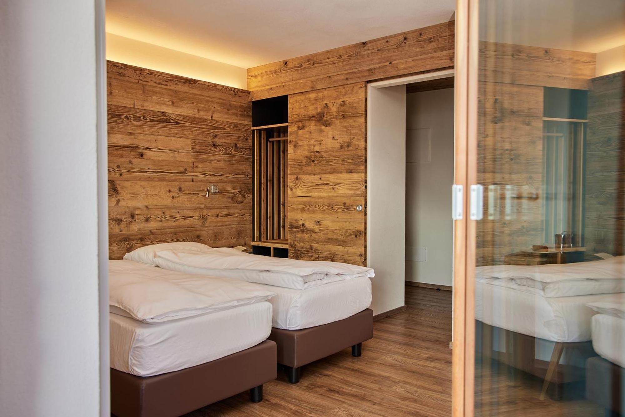 Hotel Vallechiara Bormio Exteriör bild