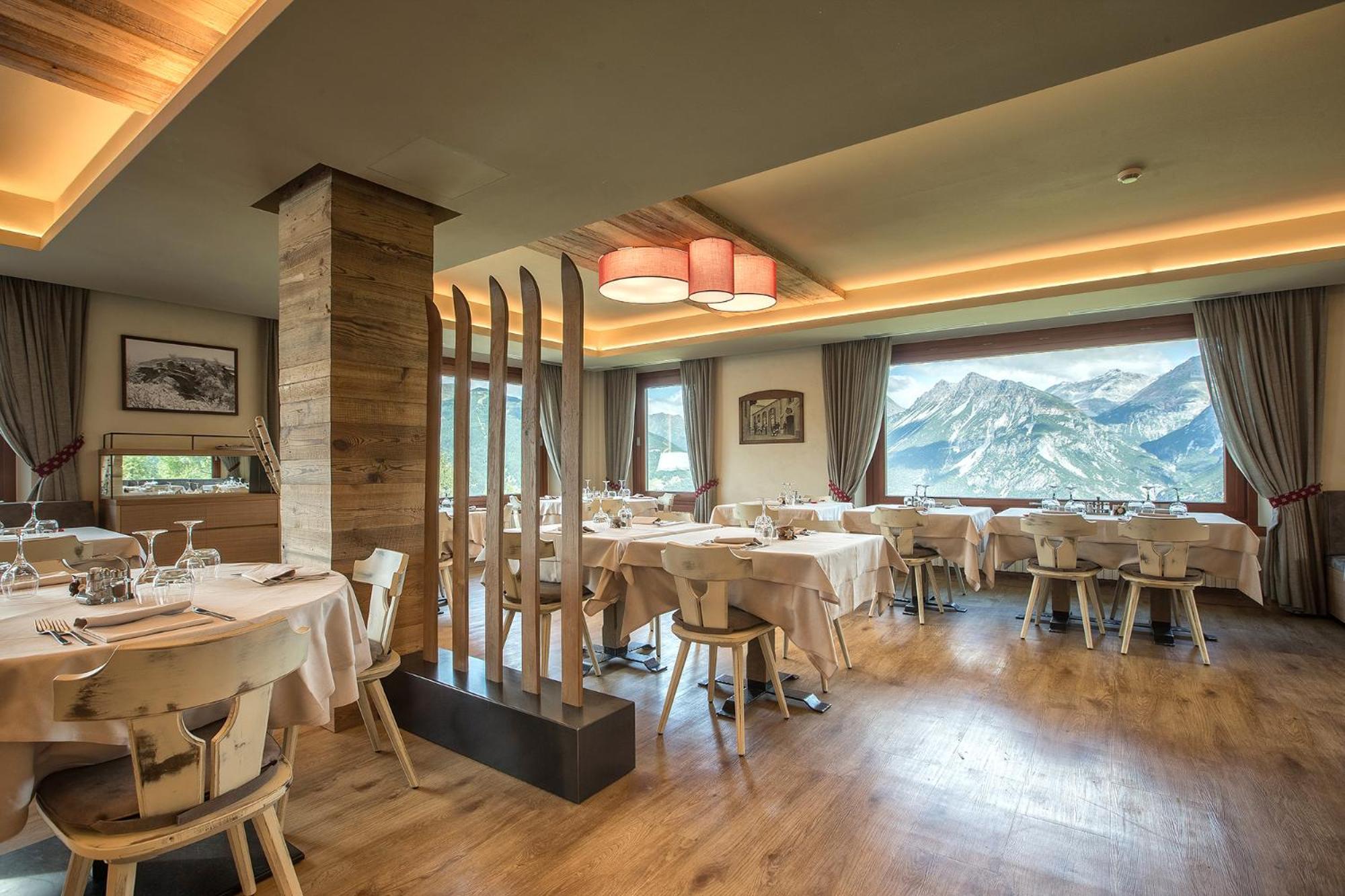 Hotel Vallechiara Bormio Exteriör bild