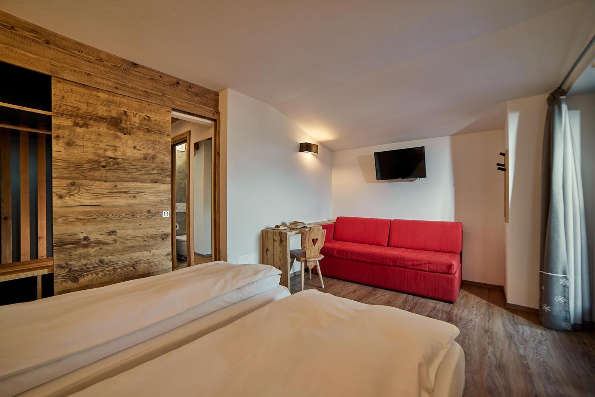 Hotel Vallechiara Bormio Exteriör bild