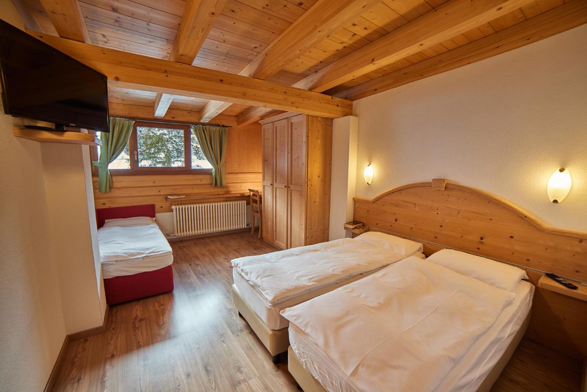 Hotel Vallechiara Bormio Exteriör bild