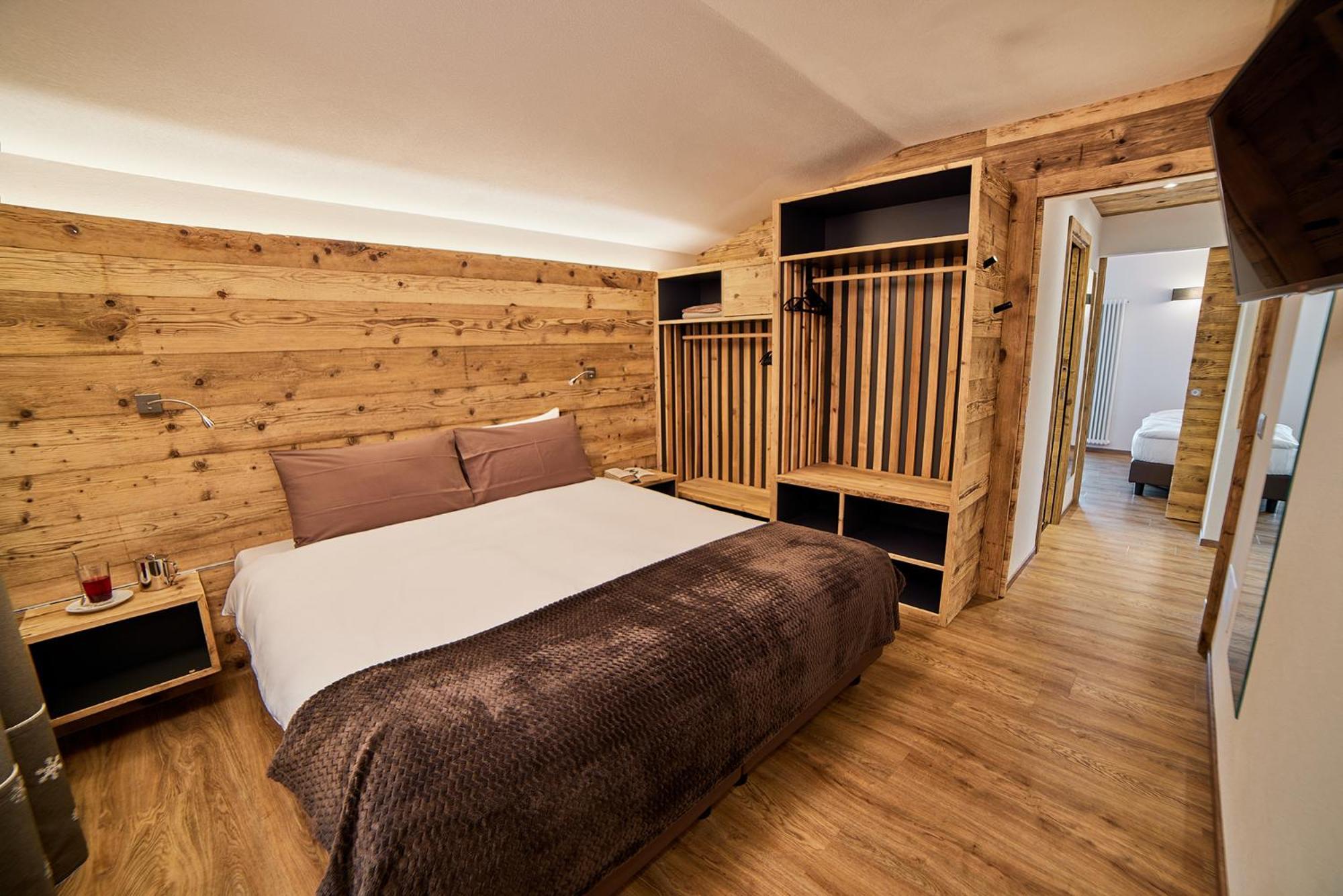 Hotel Vallechiara Bormio Exteriör bild