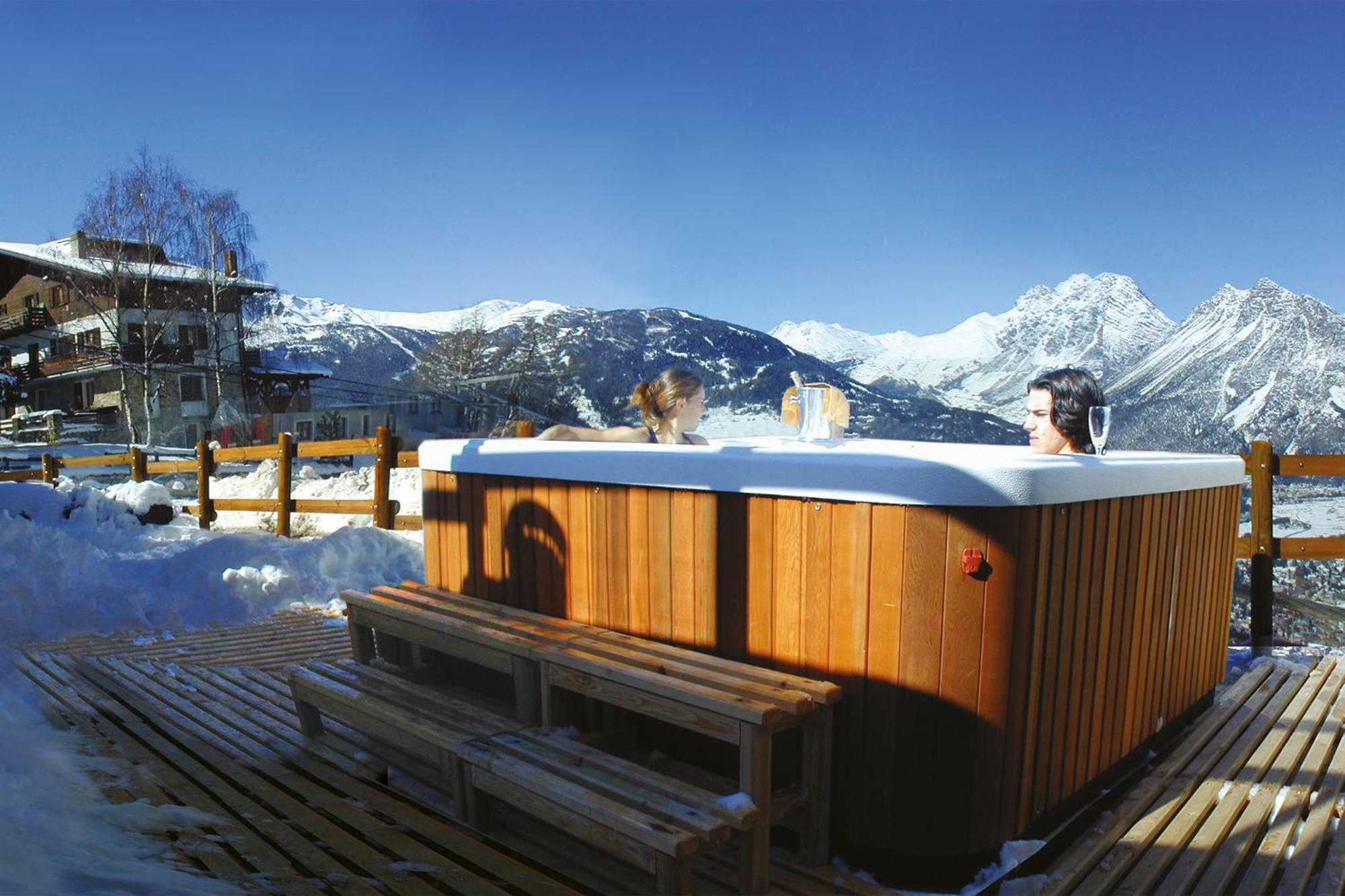 Hotel Vallechiara Bormio Exteriör bild