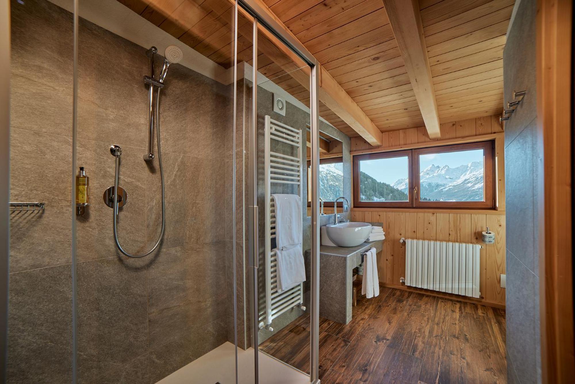 Hotel Vallechiara Bormio Exteriör bild