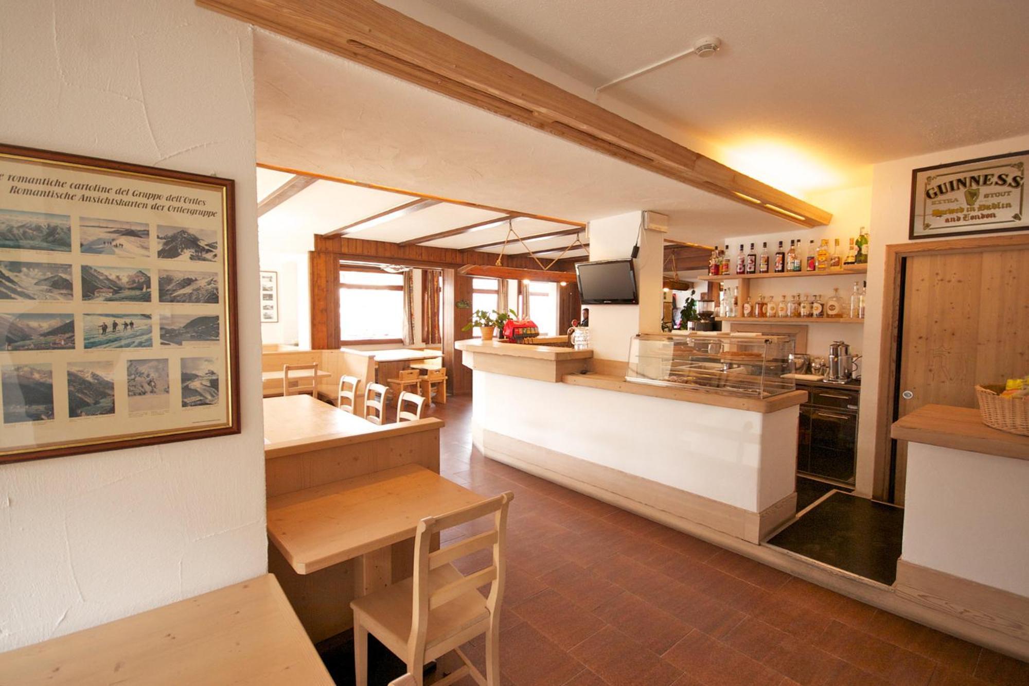 Hotel Vallechiara Bormio Exteriör bild