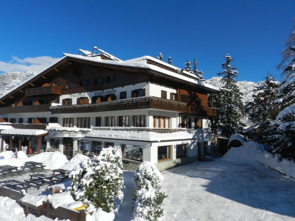 Hotel Vallechiara Bormio Exteriör bild