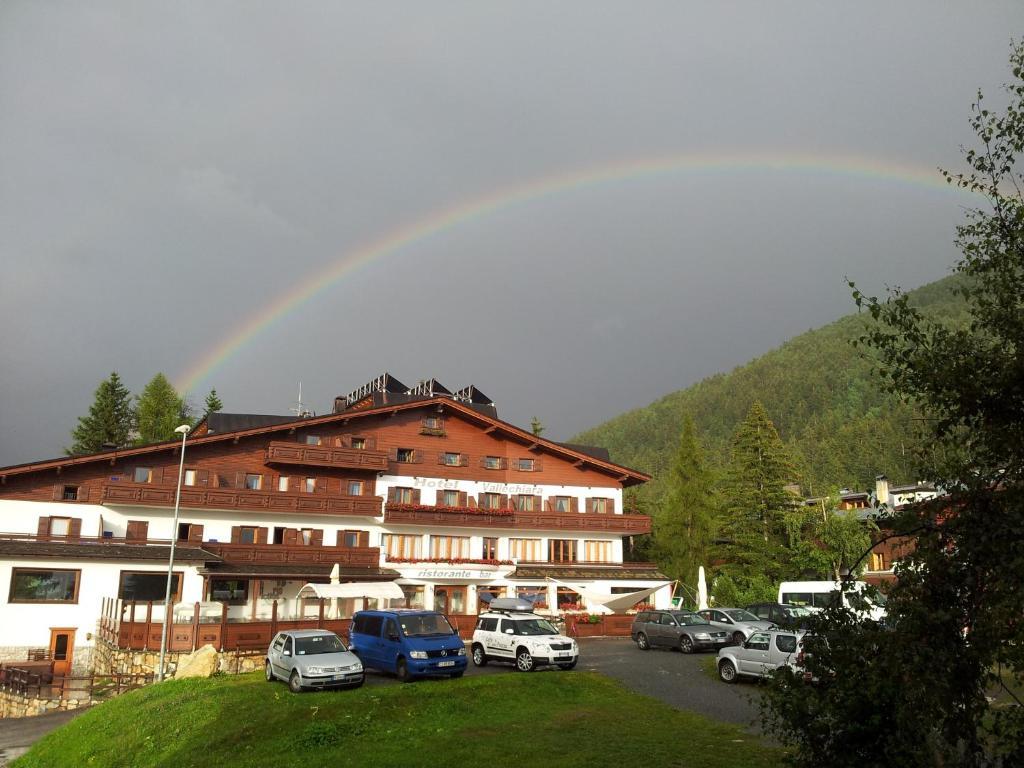 Hotel Vallechiara Bormio Exteriör bild