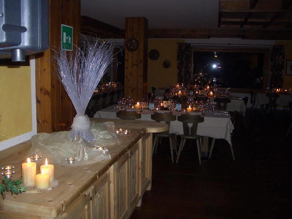 Hotel Vallechiara Bormio Exteriör bild