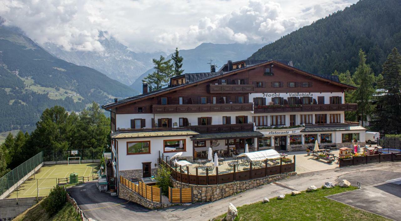 Hotel Vallechiara Bormio Exteriör bild