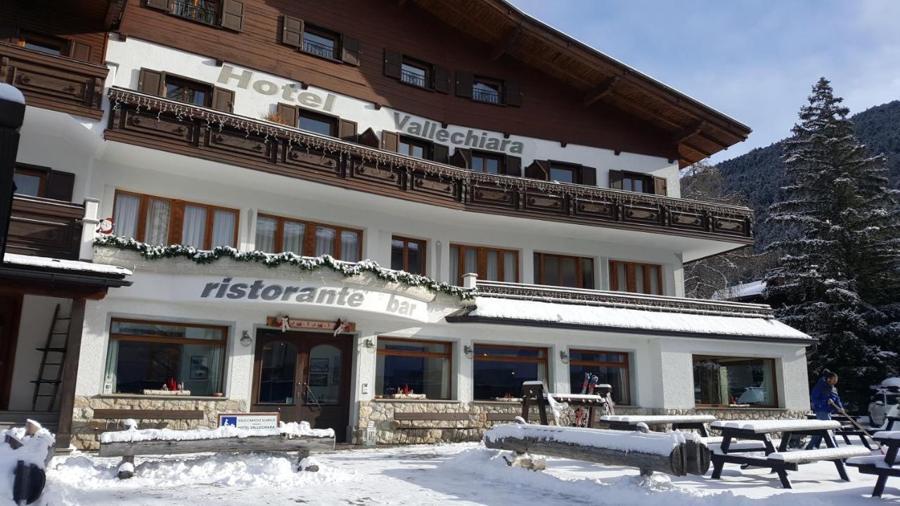 Hotel Vallechiara Bormio Exteriör bild