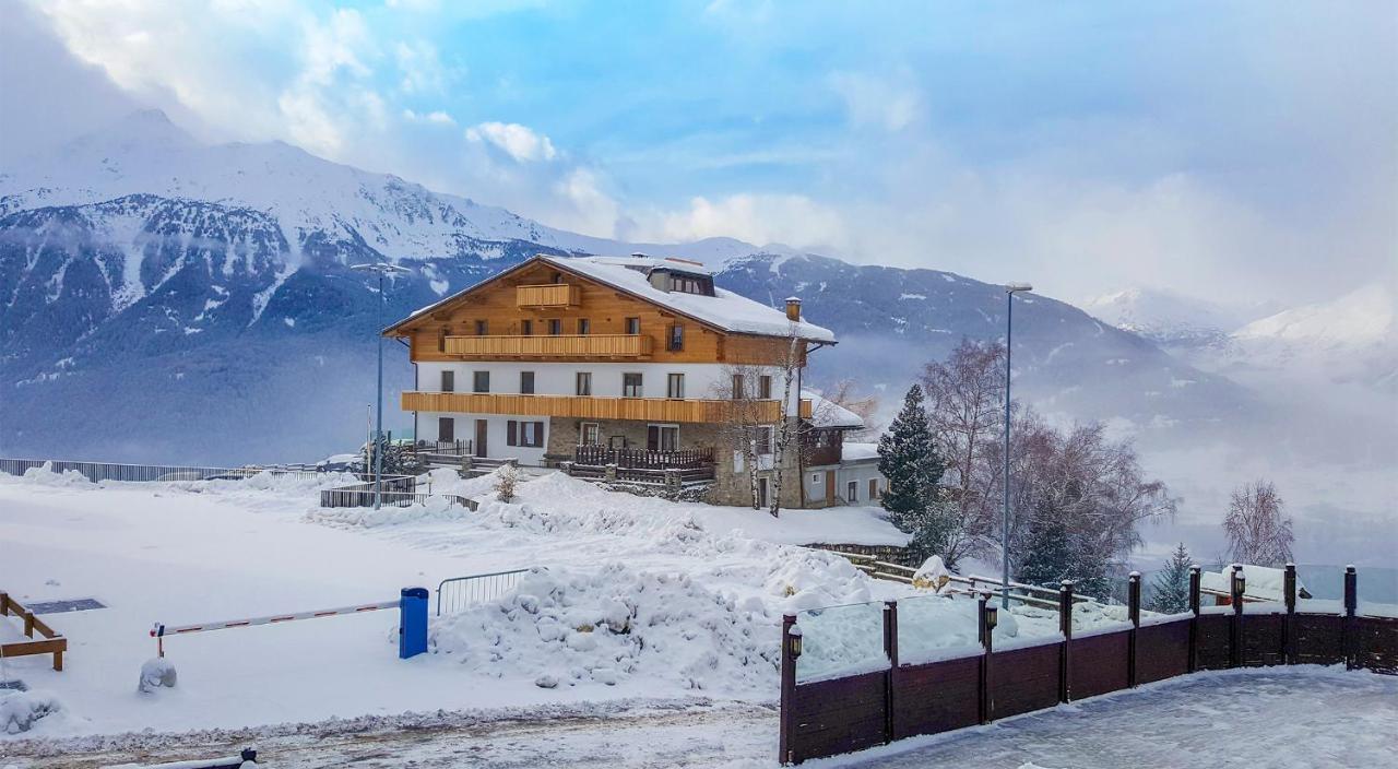 Hotel Vallechiara Bormio Exteriör bild